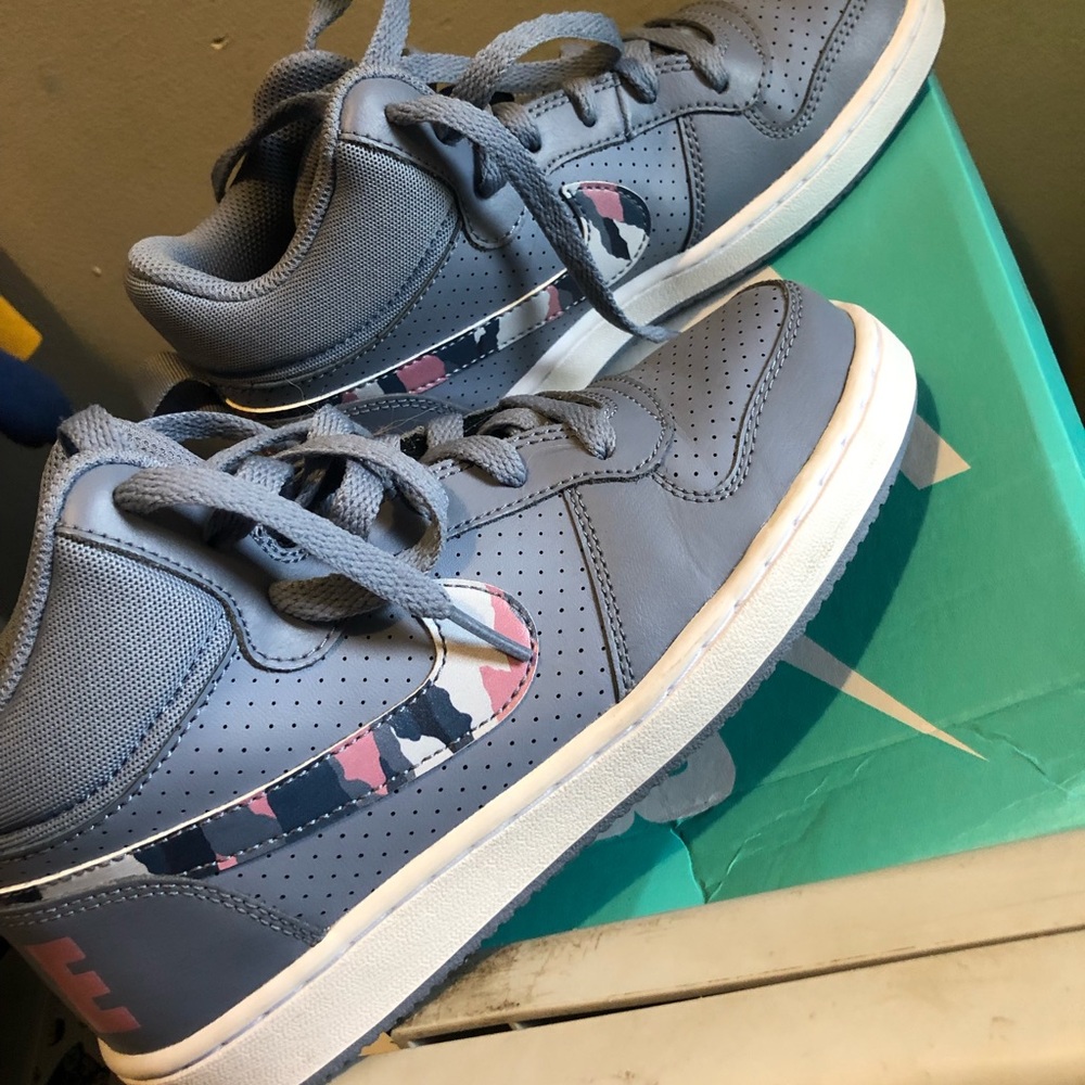 Nike high top camo swoosh shoes